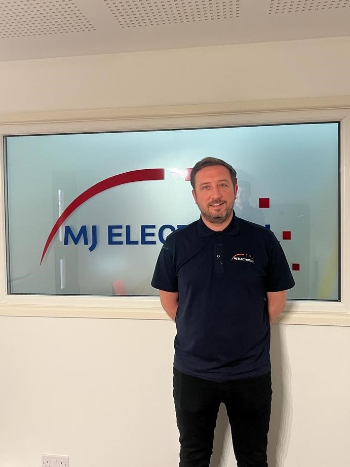Mike Cullen obtains NICEIC Qualified Supervisor status